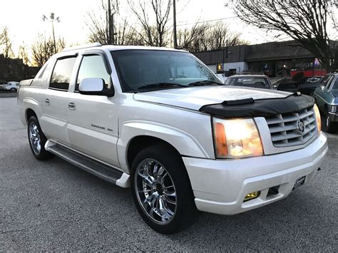 Cadillac Cadillac truck 2002 photo