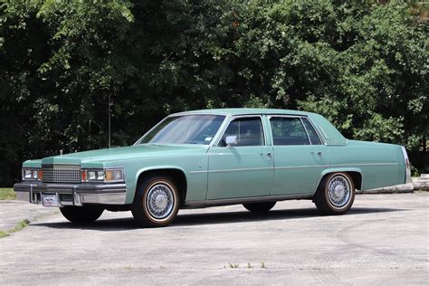 Cadillac Deville 1979 photo