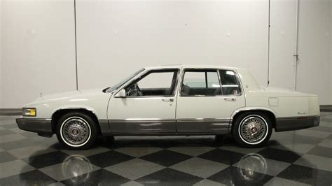 Cadillac Deville 1989 photo