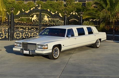 Cadillac Limousine photo