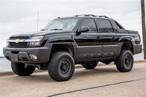 Chevrolet Avalanche 2500 photo