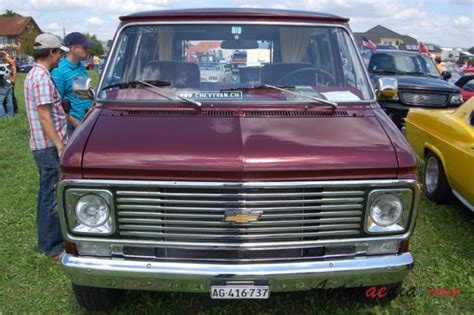 Chevrolet Beauville sport van photo