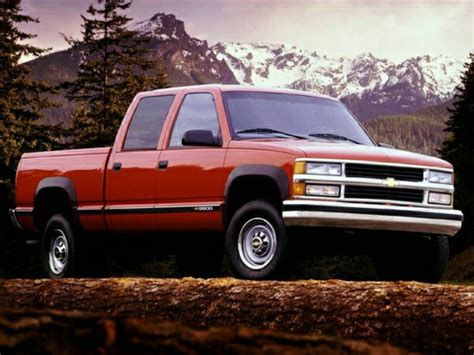 photo of Chevrolet C2500 car production