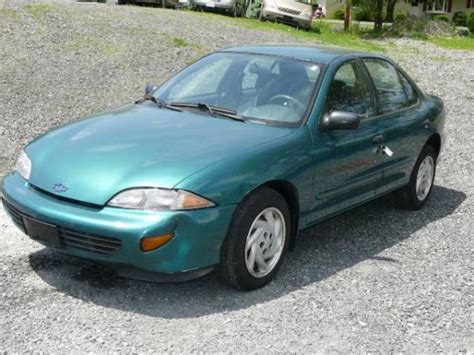 Chevrolet Cavalier 1998 photo