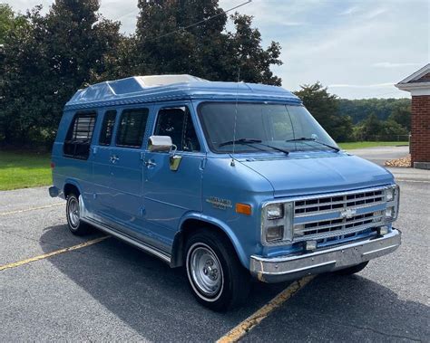 Chevrolet Chevy van 1989 photo