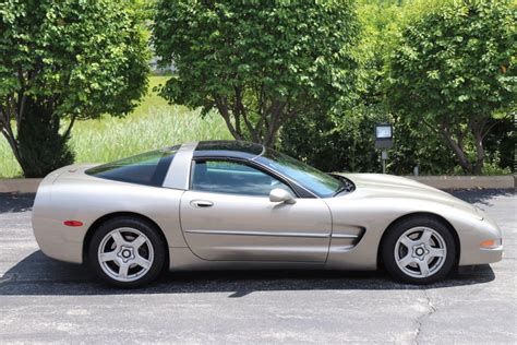 Chevrolet Corvette 1998 photo