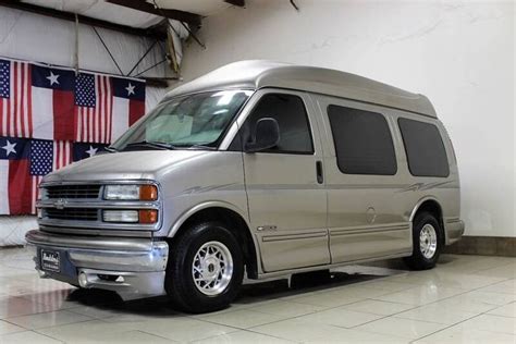 Chevrolet Express 1500 2001 photo