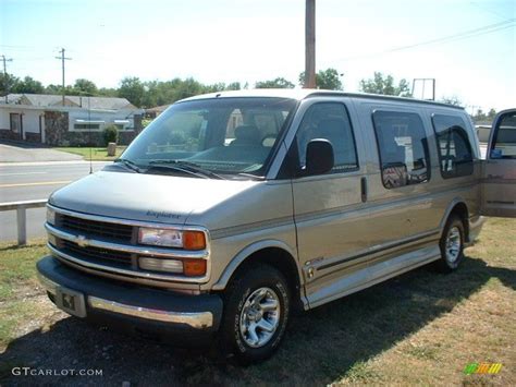 Chevrolet M van 2002 photo