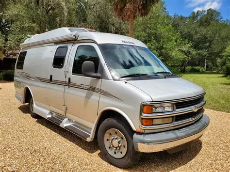 Chevrolet Roadtrek photo