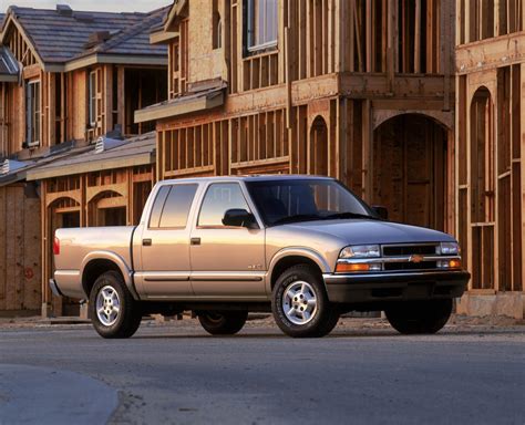 Chevrolet S10 2004 photo