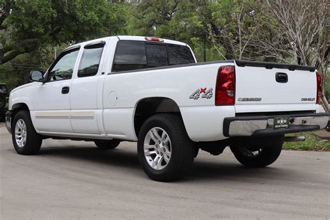 Chevrolet Silverado classic 2004 photo