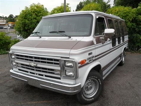 Chevrolet Sport van 1989 photo