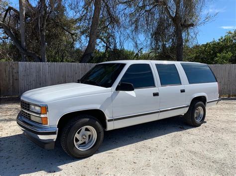 Chevrolet Suburban 1993 photo