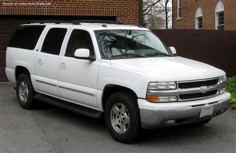 Chevrolet Suburban 2001 photo