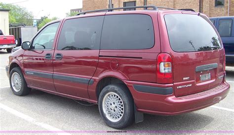 Chevrolet Van 2000 photo