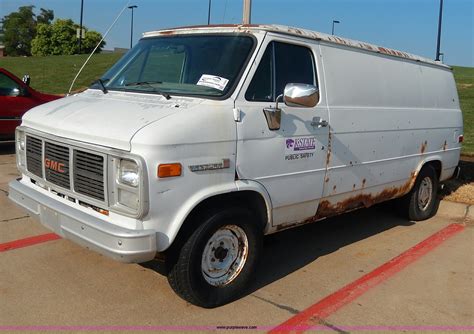 Chevrolet Vandura 1988 photo