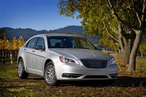 Chrysler 200 2011 photo