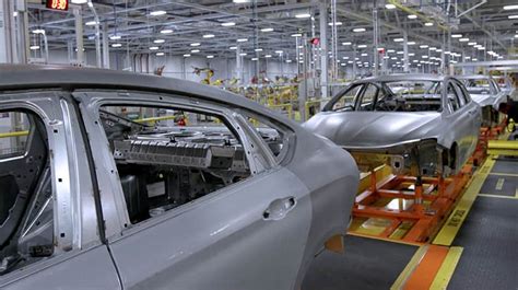 photo of Chrysler 200 car production