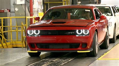 photo of Chrysler 300s car production