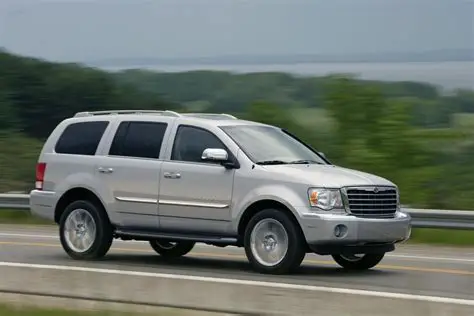 Chrysler Aspen hybrid photo