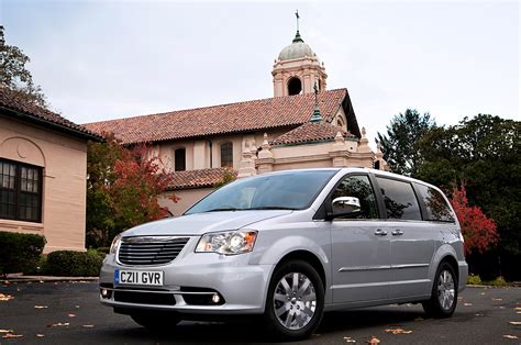 Chrysler Grand voyager 2011 photo