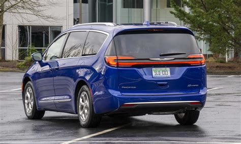 Chrysler Pacifica hybrid 2021 photo