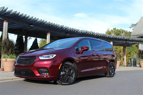 Chrysler Pacifica hybrid 2022 photo