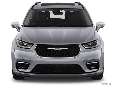 Chrysler Pacifica photo