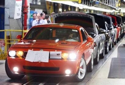 photo of Chrysler Srt8 car production