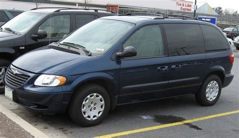 Chrysler Voyager 2002 photo