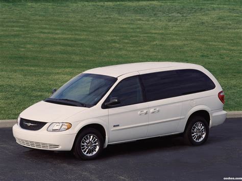 Chrysler Voyager 2003 photo