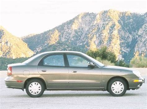 Daewoo Nubira 2000 photo