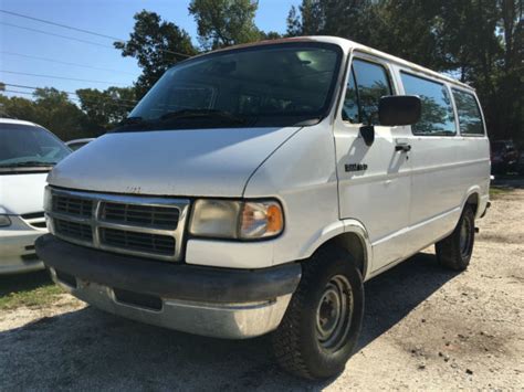 Dodge B150 1994 photo