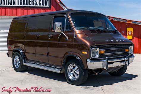 photo of Dodge B200 car production