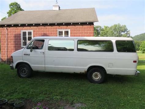 Dodge B350 1988 photo