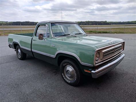 Dodge D100 1973 photo