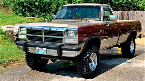 Dodge D100 1992 photo