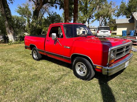 Dodge D150 1988 photo