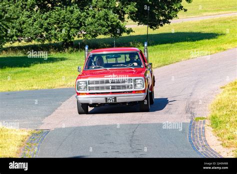 Dodge D150 photo