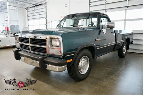 Dodge D250 photo