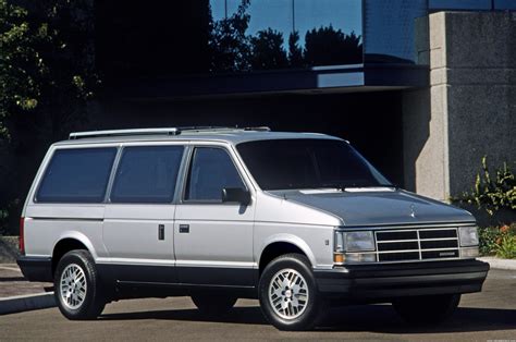 Dodge Grand caravan 1987 photo