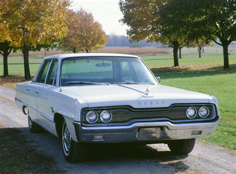 Dodge Monaco photo