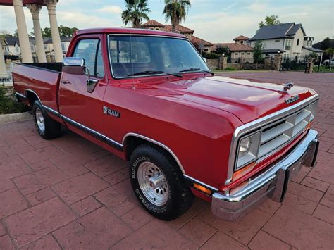 Dodge Ram 1988 photo