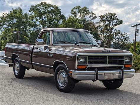 Dodge Ram 1989 photo