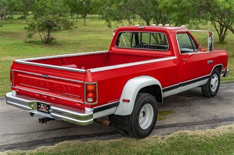 Dodge Ram 350 1989 photo