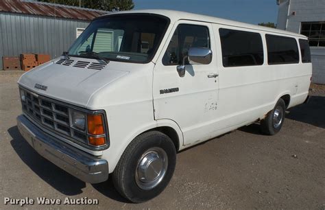 Dodge Ram maxivan 1992 photo