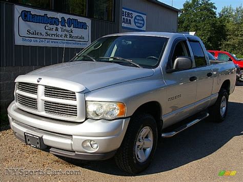 Dodge Ram quad cab 2002 photo