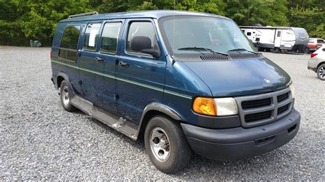 Dodge Ram van 1998 photo