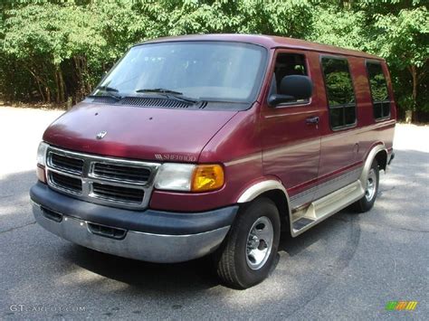 Dodge Ram van 2001 photo