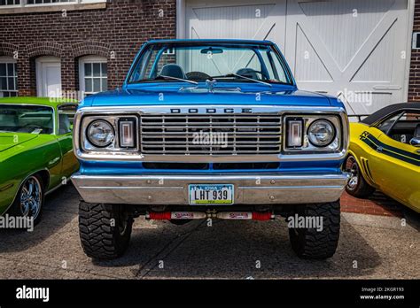 Dodge Ramcharger photo